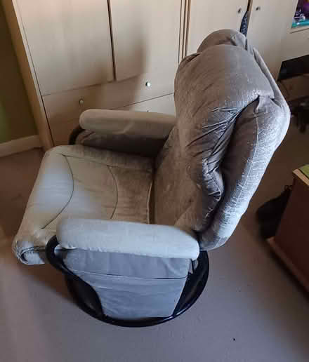 Photo of free Metal Swivel and Reclining Nursing Chair (Orpington BR5) #2
