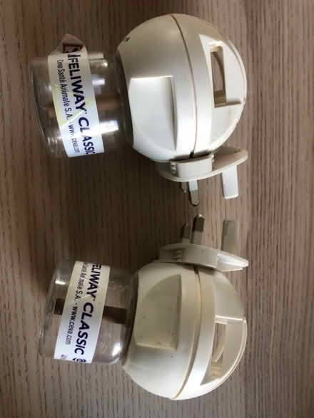 Photo of free Feliway pheromone diffusers (Kendal LA9) #3