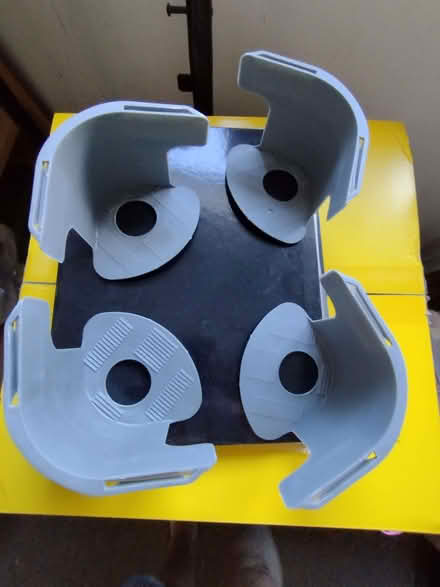Photo of free Bed sheet anchors (South Ockendon RM15) #1