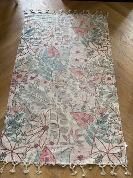 Photo of free Small floral rug (Mount Florida G44) #1
