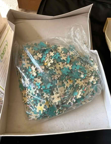 Photo of free 750 piece jigsaw (Swanland HU14) #2