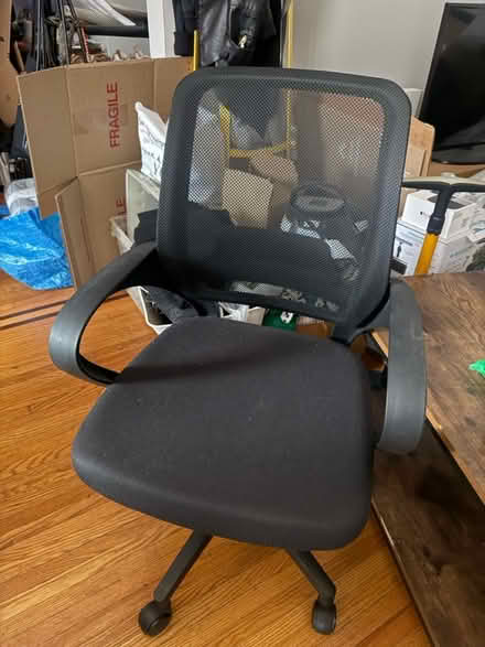 Photo of free office chair (Kensington, Brooklyn) #1