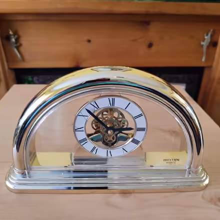 Photo of free Battery driven quartz clock (Knowle FY2) #1