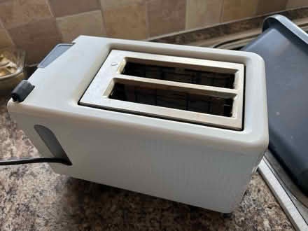 Photo of free Toaster (HR4) #2