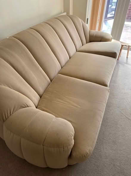Photo of free 3 peice sofa suite (East Tilbury RM18) #3