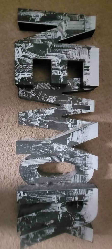 Photo of free New York wall hanging (Overstone Lodge) #1