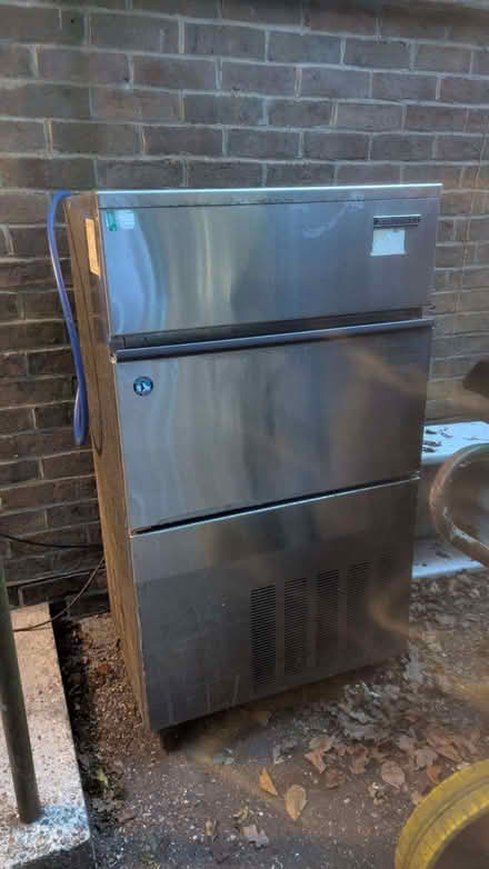 Photo of free Hoshizaki Ice machine (Wickham PO17) #4