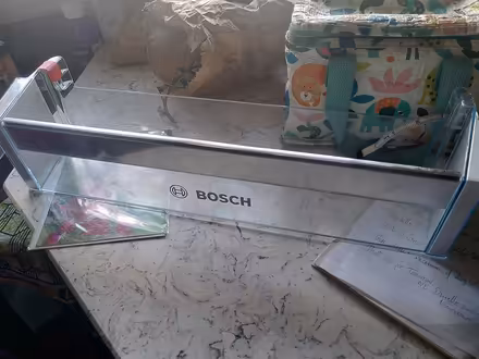 Photo of Bosch lower fridge drawer (Colebatch) #3