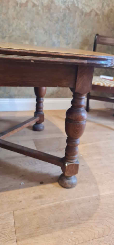 Photo of free Extendable dinning table (Furzedown SW17) #3