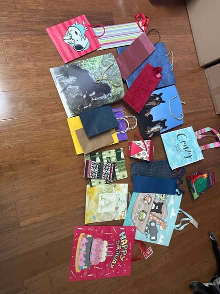 Photo of free Birthday and Xmas gift bags (95070) #2