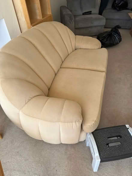 Photo of free 3 peice sofa suite (East Tilbury RM18) #2