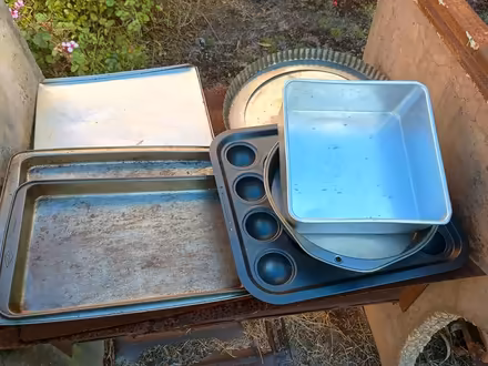 Photo of free Assorted Metal Baking Trays, Etc (Glen Waverley) #1