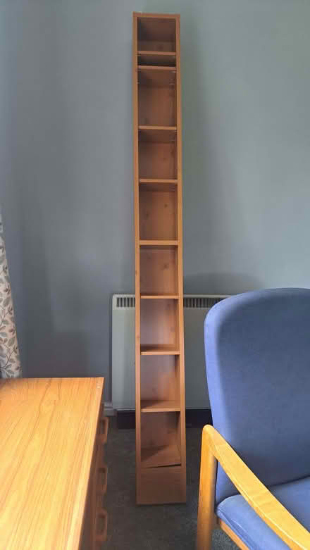 Photo of free DVD/ book stand (Winnersh RG41) #1
