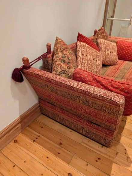 Photo of free Sofa (NW11 Temple Fortune) #4