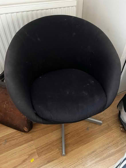 Photo of free Black swivel chair (SW10) #1