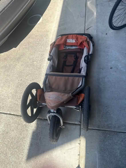 Photo of free BOB jogging stroller (Downtown Pleasanton) #1