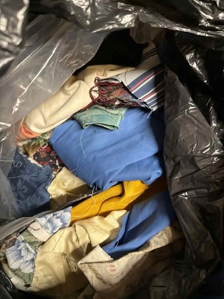 Photo of free Bag of fabric bits (Pant SY10) #4