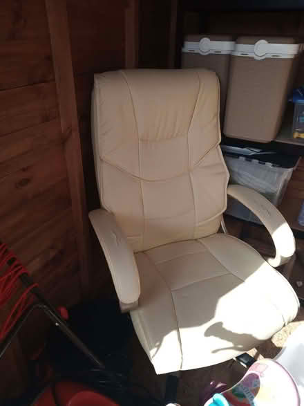 Photo of free A Swivel Chair (Adult-size) (Stanton Harcourt OX29) #1