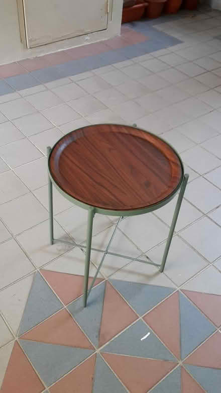 Photo of free Round Table (Queenstown, near MRT) #3