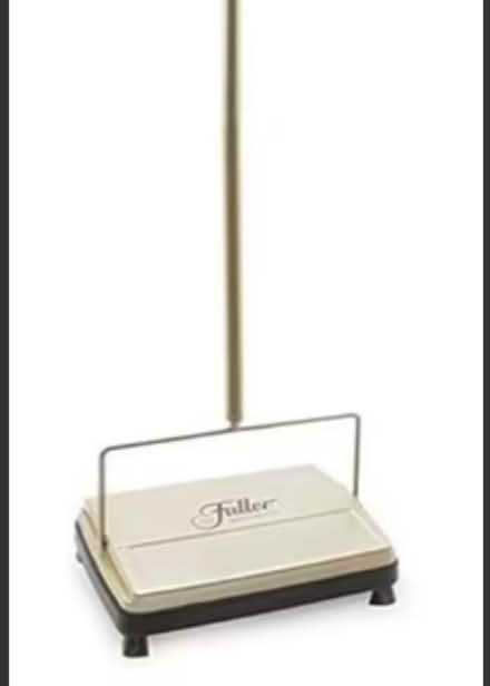 Photo of carpet sweeper (Barrington (NW Hwy & Hillside)) #1