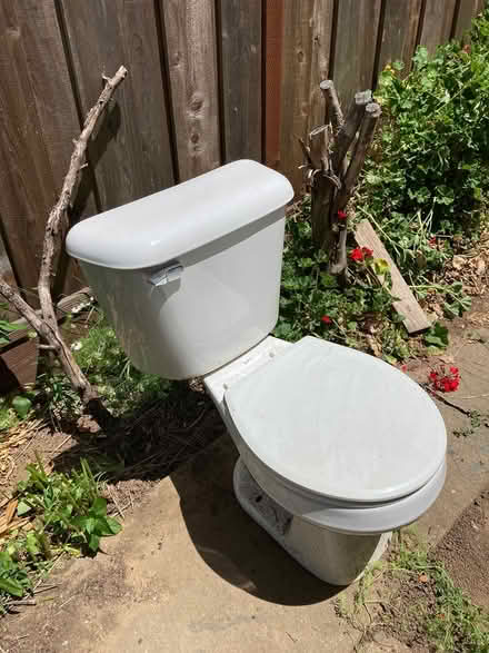 Photo of free Unused residential toilet (High Street & MacArthur) #1