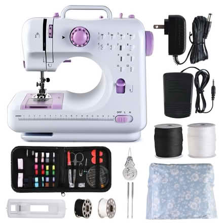 Photo of Sewing machine &/or craft supplies (Harlem) #1