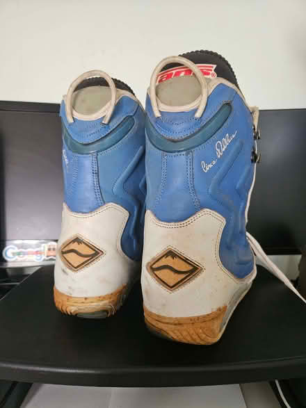 Photo of free Vans woman's Snowboarding boots (Polwarth EH11) #2