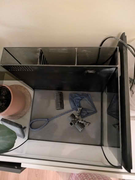 Photo of free Fish tank (N11 3qa nr new Southgate stn) #2