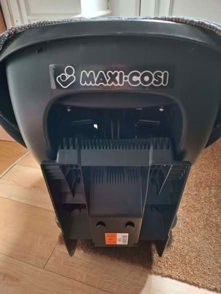 Photo of free Maxi Cosi Child's Car Seat (Seaside BN23) #1