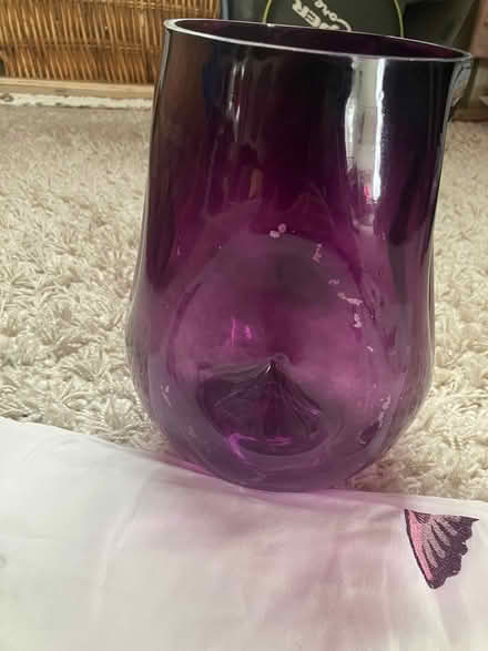 Photo of free Double duvet set and glass vase (Coulsdon, nr, train station) #1