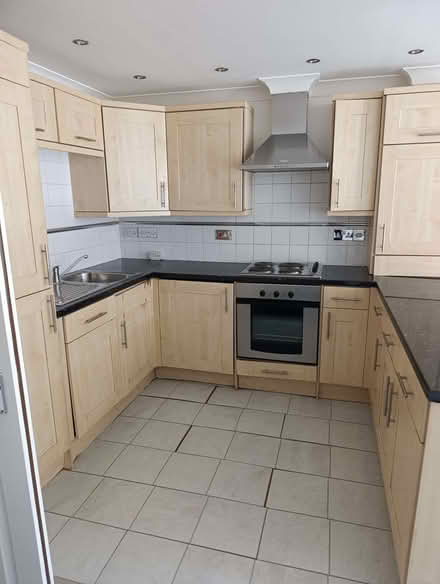 Photo of Kitchen units, hob, cooker, oven (Southchurch SS1) #1