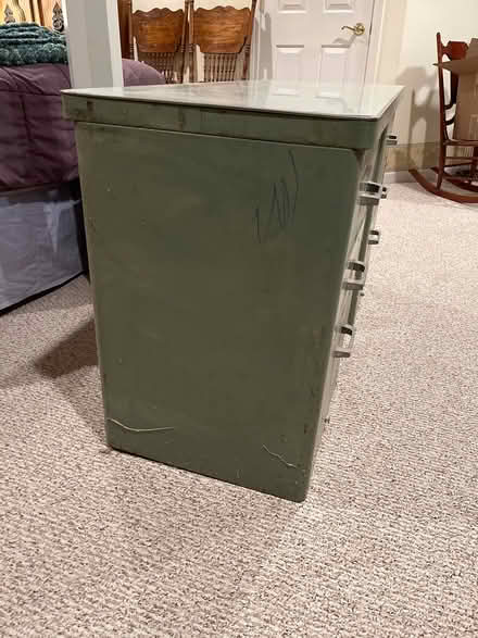 Photo of free Sturdy metal desk (east Carpentersville) #2