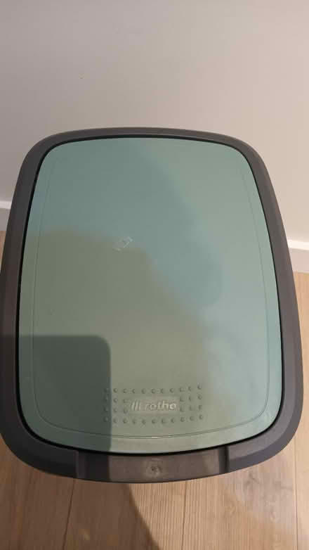 Photo of free 50L Flip-top kitchen bin (SW11) #3