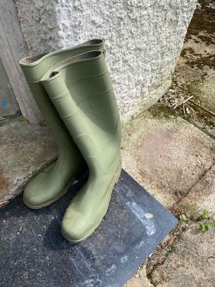Photo of free Size 10 (44) green wellies (Oxford-Freegle CGA OX4) #1