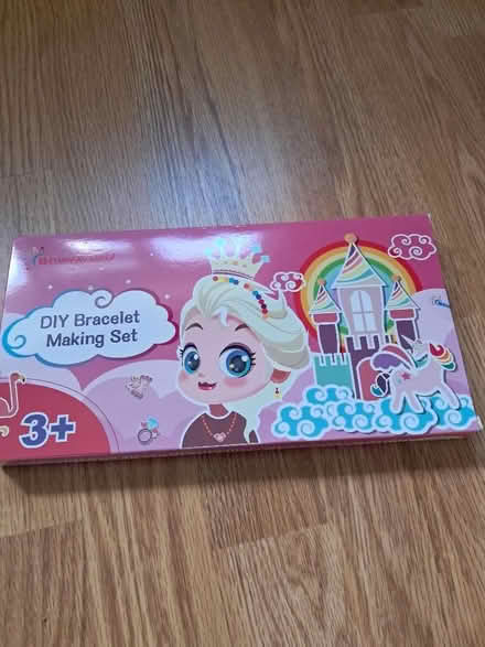 Photo of free Child's Bracelet Making Set (Belper DE56) #1