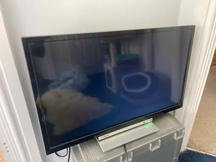 Photo of free Toshiba tv (Fenay Bridge HD8) #3