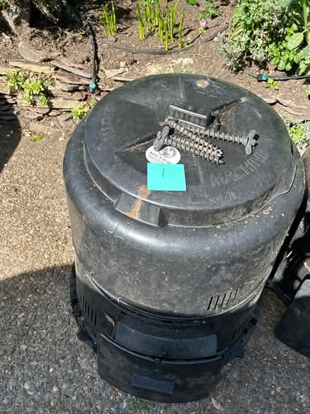 Photo of free Metro garden recycle bins (NW suburbs near St Vincent) #2