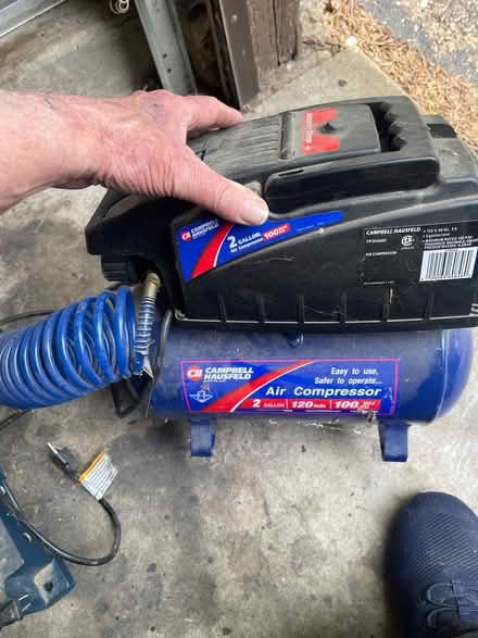 Photo of free Electric air compressor (Fair oaks and army tr) #1