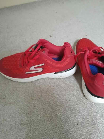 Photo of free Sketchers small 8.5 men's (Horsham) #1