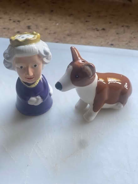 Photo of free Salt and Pepper Shakers (L’pool L17) #1