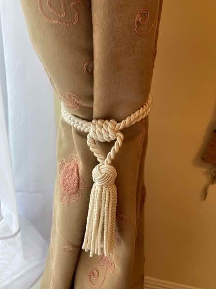Photo of free Rope curtain tie back - cream satin rope with tassel (Bilton CV22) #1