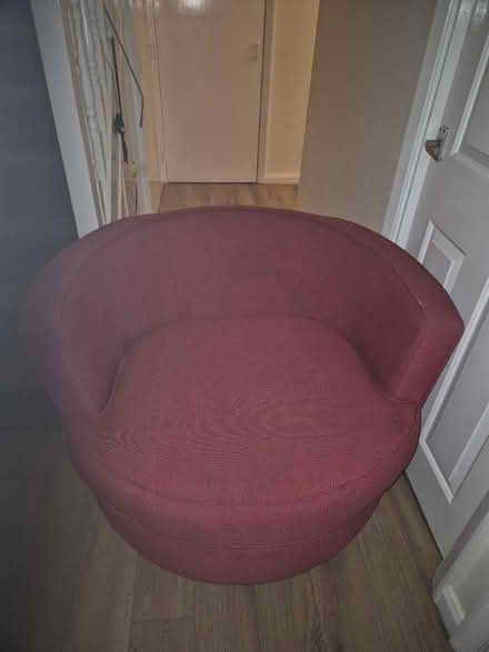 Photo of free Round sofa chair (Rm14) #1