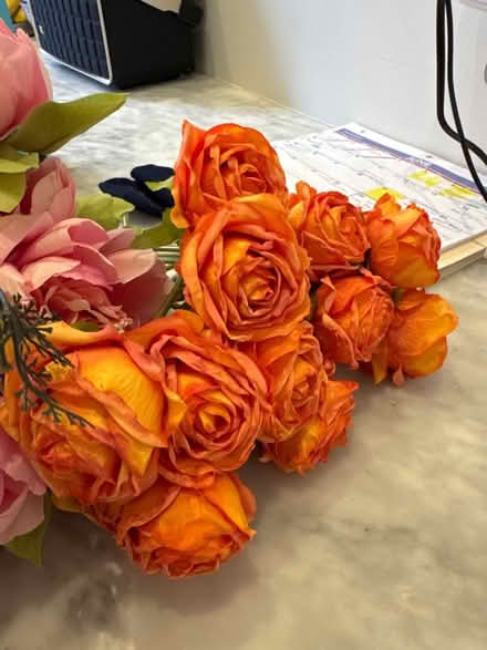 Photo of free Lovely artificial flowers (Flatiron) #2