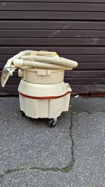 Photo of free Carpet cleaning vacuum (Westboro, 262 Duncairn Ave.) #2