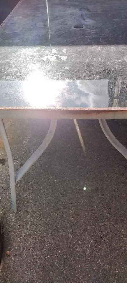 Photo of free Garden table (High Town LU2) #2