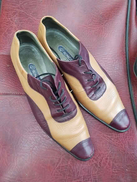 Photo of free Vintage style women's shoes Size 39 (downtown Toronto west end) #2