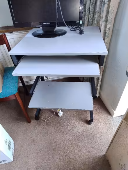 Photo of free Small computer desk (Wilmslow SK9) #1