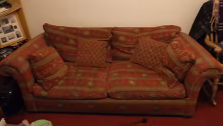 Photo of free 2/3 seater sofa. Very well loved, bit worn and frayed. (Ashton-on-Ribble PR2) #1