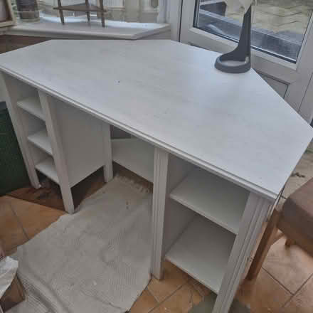 Photo of free White corner desk (Seghill NE23) #1
