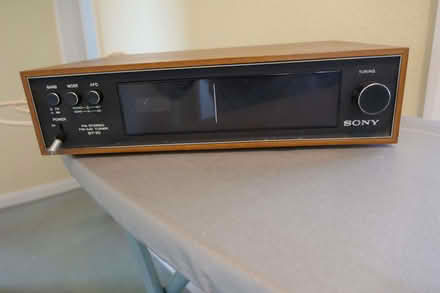 Photo of free SONY 70 AM/FM stereo Tuner (Arnold NG5) #3